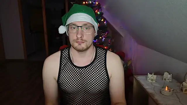 Snapshot of Relsxboy chatting on December 24, 2024, 7:11 pm Relsxboy online show from December 24, 2024, 7:11 pm