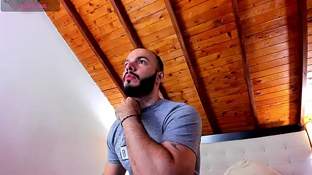 Tom Bailey online show from December 15, 2025, 12:20 pm