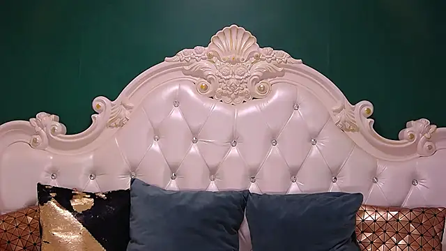 ArielBurn online show from October 18, 2025, 8:42 pm