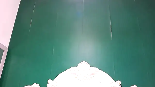 Snapshot of ArielBurn chatting on July 13, 2026, 8:44 pm ArielBurn online show from July 13, 2026, 8:44 pm