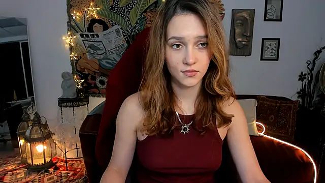 LolaLemona online show from December 7, 2024, 12:35 pm