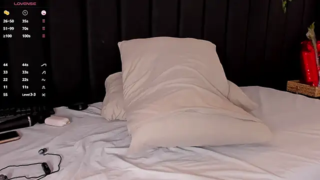 AllisonRoberts  online show from March 11, 2025, 5:24 pm