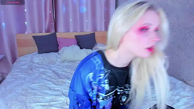 SweeteRose Royce online show from March 2, 2025, 2:32 pm