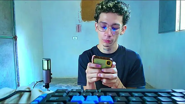 mateodeamjo online show from February 12, 2026, 3:18 pm