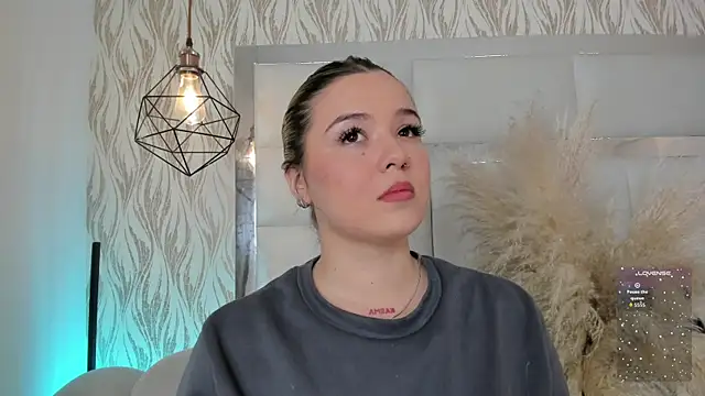 1m dalhia online show from December 3, 2025, 9:02 pm