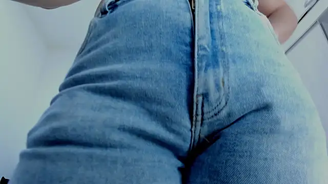 Amelia Debora Antonella online show from March 15, 2026, 1:28 pm