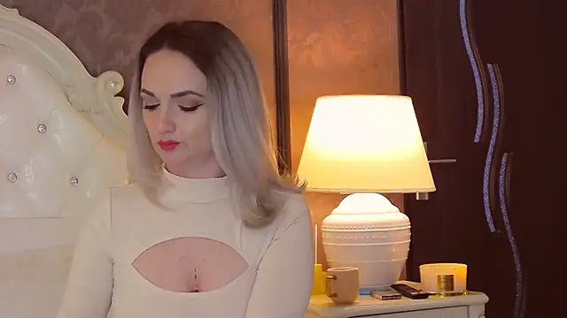 EllianaReese online show from March 12, 2025, 6:29 am