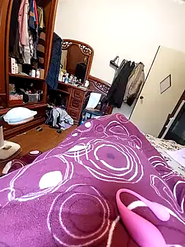 Snapshot of KennyLOVERboy chatting on January 7, 2025, 5:43 am KennyLOVERboy online show from January 7, 2025, 5:43 am