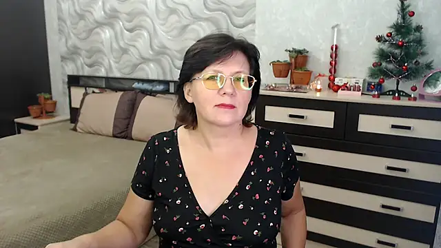 VitaCharm online show from December 21, 2024, 5:40 pm