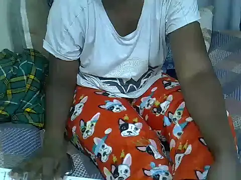 Snapshot of skinnysexynaughty chatting on March 11, 2026, 4:57 pm skinnysexynaughty online show from March 11, 2026, 4:57 pm
