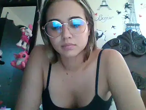 trianabell online show from January 10, 2025, 7:54 pm