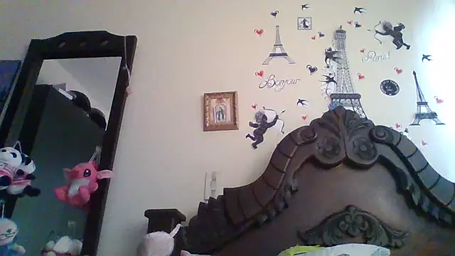 Snapshot of trianabell chatting on February 21, 2025, 9:54 pm trianabell online show from February 21, 2025, 9:54 pm