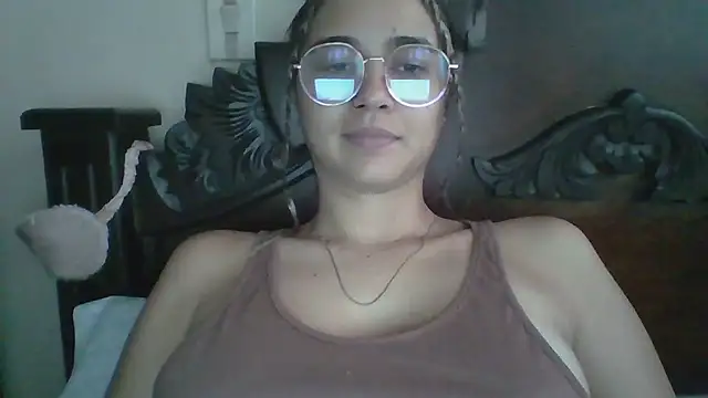 Snapshot of trianabell chatting on November 1, 2025, 3:47 pm trianabell online show from November 1, 2025, 3:47 pm