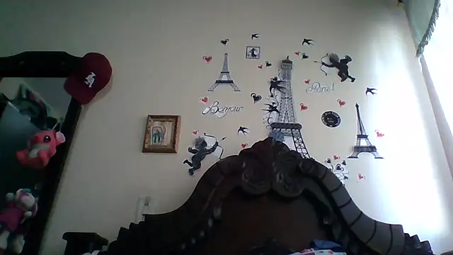 Snapshot of trianabell chatting on November 8, 2025, 4:18 pm trianabell online show from November 8, 2025, 4:18 pm