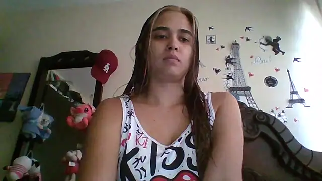 Snapshot of trianabell chatting on November 21, 2025, 6:39 pm trianabell online show from November 21, 2025, 6:39 pm