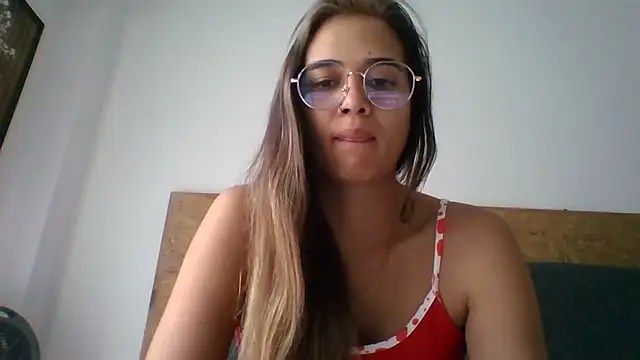 Snapshot of trianabell chatting on December 2, 2025, 2:45 pm trianabell online show from December 2, 2025, 2:45 pm