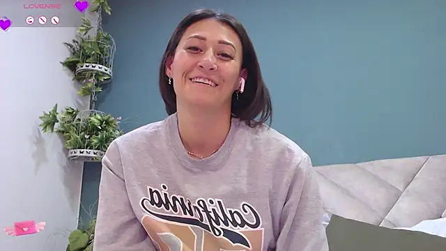 SharisWillian online show from February 5, 2025, 7:29 am