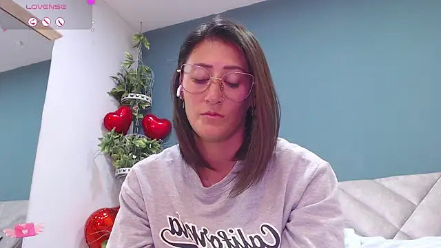 SharisWillian online show from March 13, 2025, 7:09 am