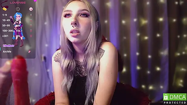 JustMeowGirl online show from December 2, 2024, 8:30 am