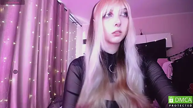 JustMeowGirl online show from June 20, 2026, 4:37 am
