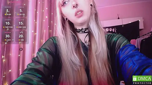 JustMeowGirl online show from July 3, 2026, 5:58 am