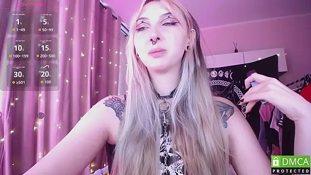 JustMeowGirl online show from July 12, 2026, 5:42 am