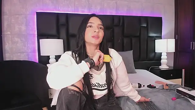 MiaSweeths online show from December 27, 2024, 7:03 pm