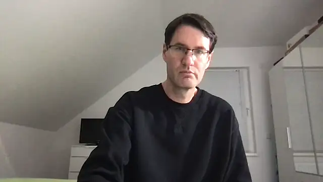 Snapshot of zxzx_cam1 chatting on December 2, 2024, 4:53 pm zxzx cam1 online show from December 2, 2024, 4:53 pm