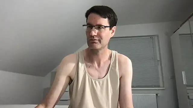 Snapshot of zxzx_cam1 chatting on September 9, 2025, 3:55 pm zxzx cam1 online show from September 9, 2025, 3:55 pm