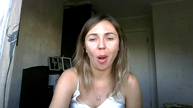 AngelinaLove28 online show from September 26, 2025, 6:50 am