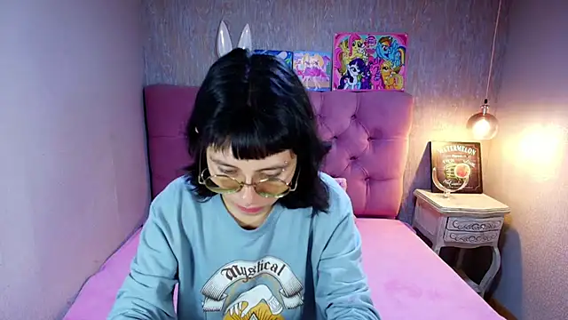 Snapshot of charlottemoonxz chatting on July 19, 2026, 4:44 pm charlottemoonxz online show from July 19, 2026, 4:44 pm