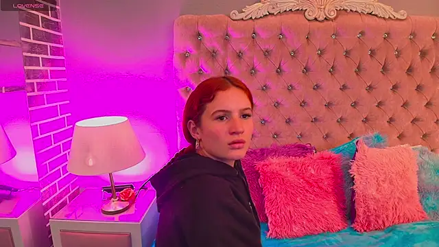 AdelaineBest online show from September 16, 2025, 7:15 pm