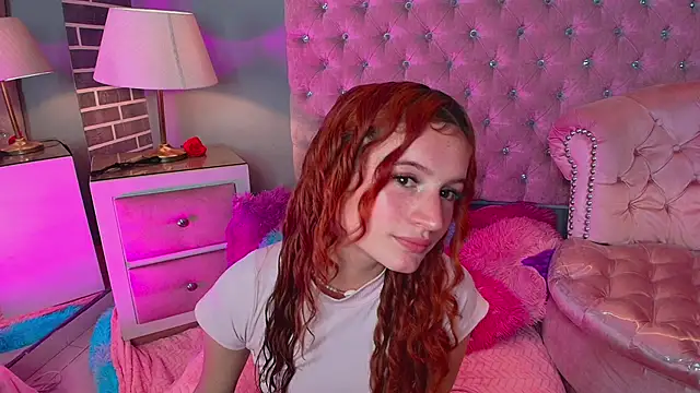 AdelaineBest online show from October 25, 2025, 5:15 am