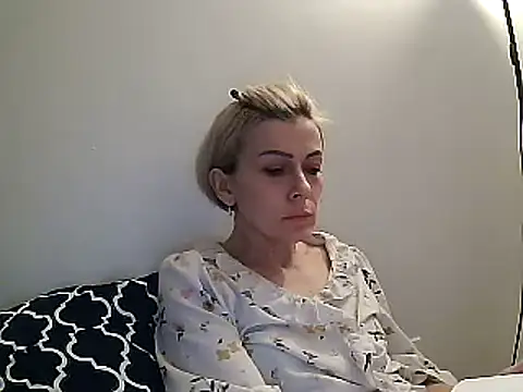 anechka1 online show from February 6, 2025, 12:54 am