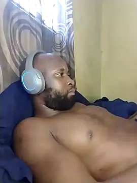 Snapshot of Stallion100 chatting on December 22, 2024, 5:45 am Stallion100 online show from December 22, 2024, 5:45 am