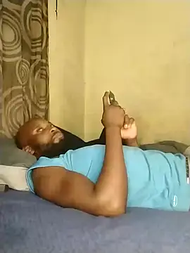 Snapshot of Stallion100 chatting on January 27, 2025, 11:43 pm Stallion100 online show from January 27, 2025, 11:43 pm