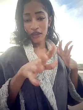 GoddessVee online show from April 12, 2026, 4:28 am