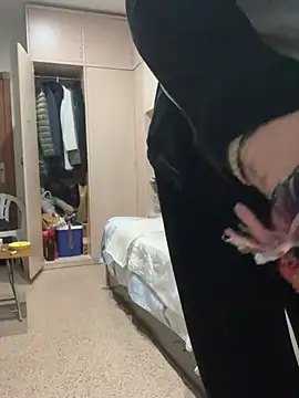 Kamaleonix online show from March 14, 2025, 9:10 pm