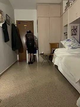 Kamaleonix online show from April 4, 2026, 6:49 pm