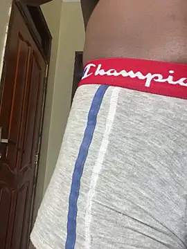 julietunderwoood online show from September 26, 2025, 4:38 am