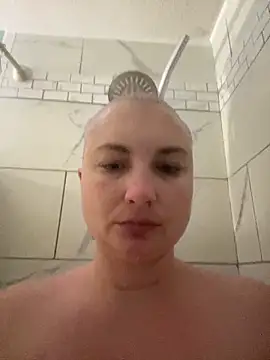 MilfyMrsRobinson online show from April 28, 2026, 1:38 pm