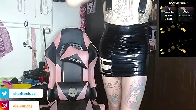 charlotbelucci  online show from February 12, 2026, 11:33 pm