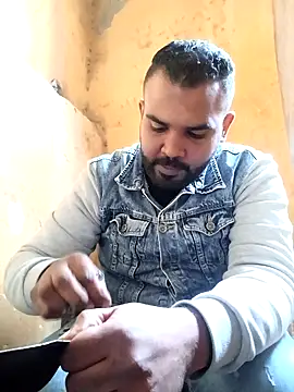 ListedLoin online show from February 8, 2025, 2:38 pm