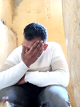 ListedLoin online show from February 15, 2025, 8:54 am