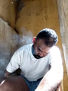 ListedLoin online show from October 6, 2025, 10:34 am