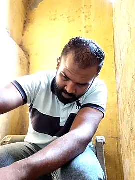 ListedLoin online show from November 1, 2025, 12:40 pm