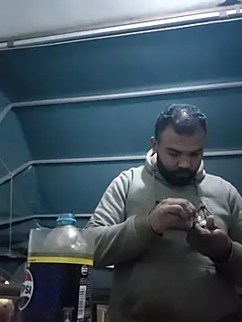 ListedLoin online show from December 19, 2025, 11:45 pm