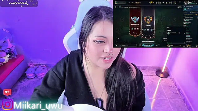 Ahri Elderwood online show from May 22, 2026, 4:52 am