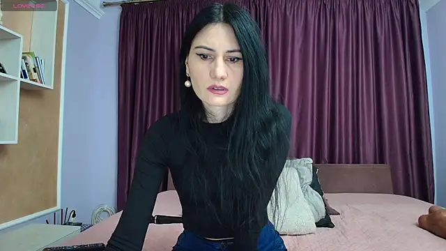 isabellice online show from February 23, 2026, 9:01 pm