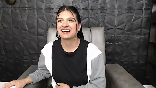 Abril Squirt online show from January 22, 2025, 10:18 am